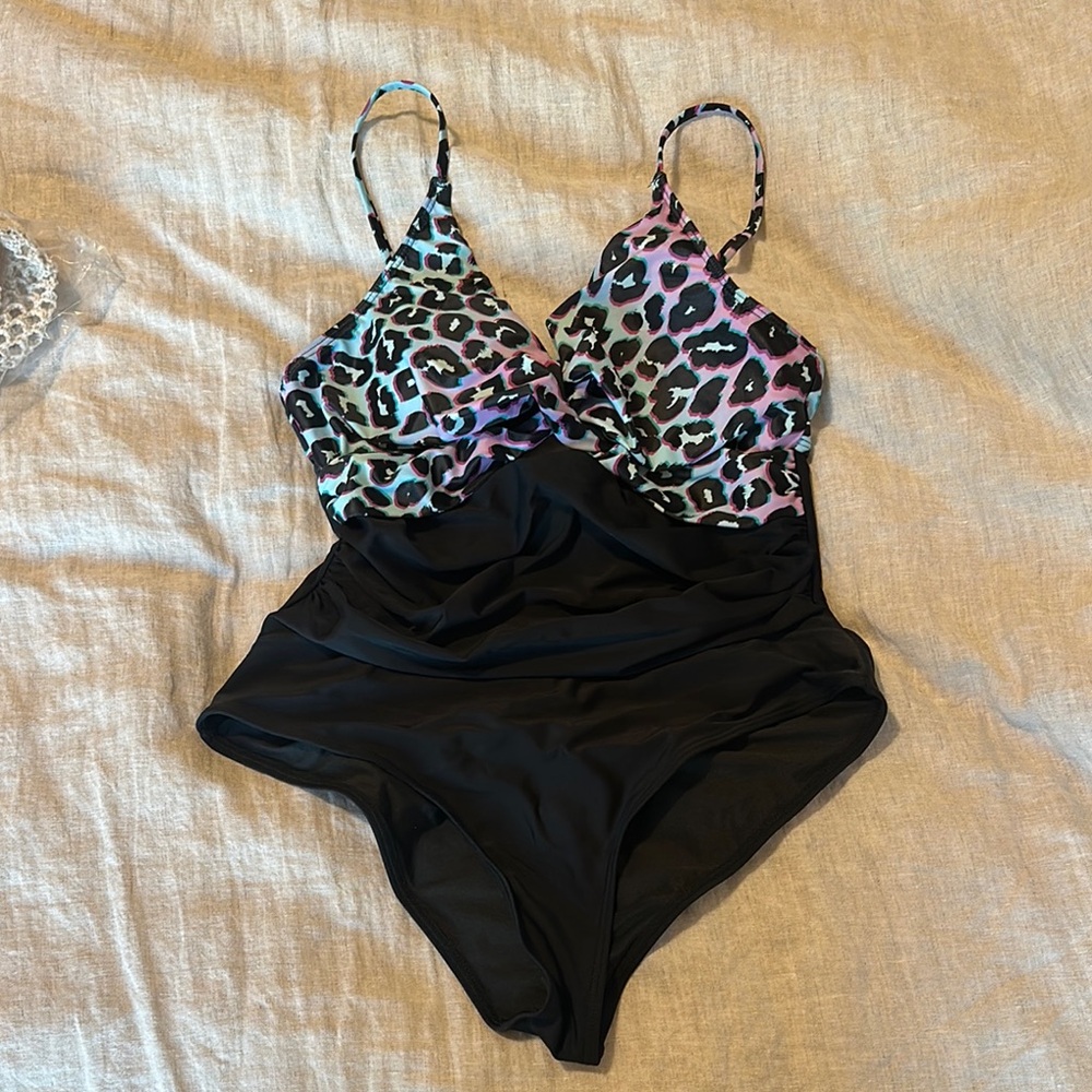 Women’s Leopard Print one Piece Swimsuit